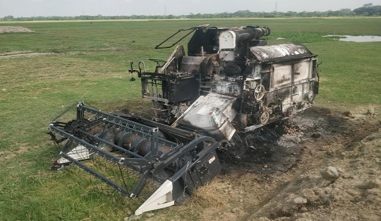 ওসমানীনগরে গভীর রাতে হারভেস্টার মেশিনে অগ্নিসংযোগ