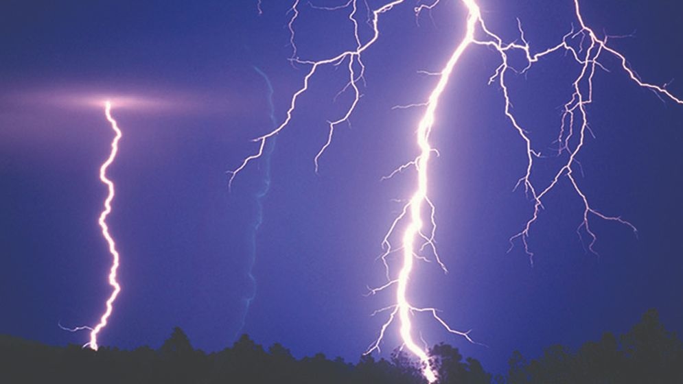পত্নীতলায় বজ্রপাতে নিহত ১