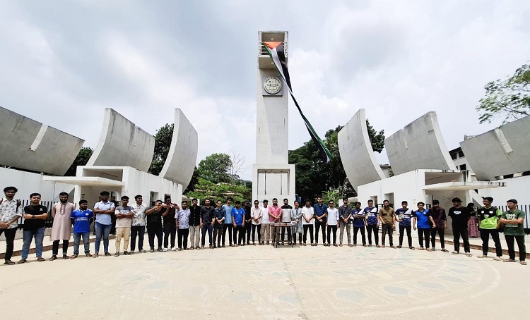 খালেদা জিয়ার দেশে ফেরা উপলক্ষে কুবি ছাত্রদলের কেক কাটা ও মিষ্টি বিতরণ