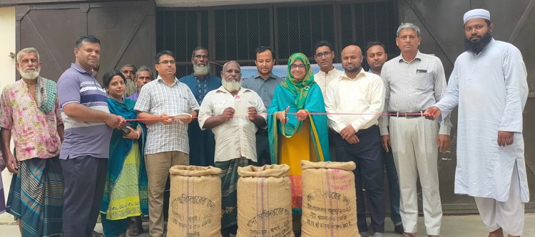 পাইকগাছায় বোরোধান সংগ্রহ কার্যক্রম উদ্বোধন