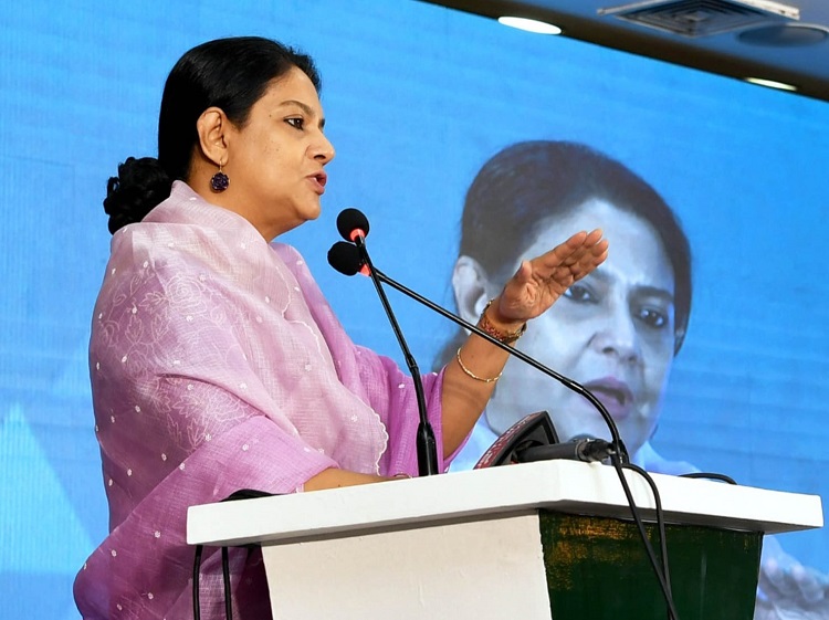 টেকসই উন্নয়নের জন্য সকল খাতে ন্যায্য রূপান্তরের আহ্বান জানালেন পরিবেশ উপদেষ্টা