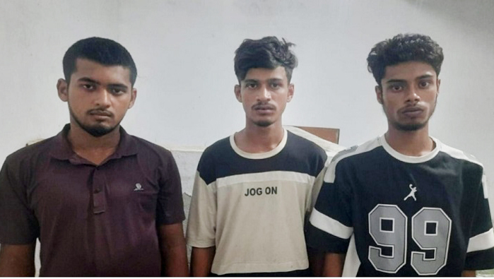 মতলবে স্কুলছাত্রীকে সংঘবদ্ধ ধর্ষণ, গ্রেপ্তার ৩