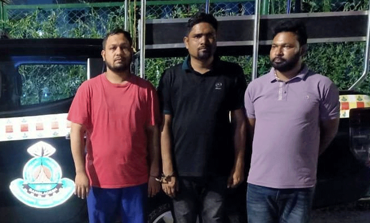 চট্টগ্রামে র‌্যাবের অভিযানে অস্ত্রসহ আটক ৩