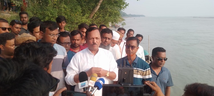 শিবালয়ে ক্ষতিগ্রস্তদের পাশে ছুটে গেলেন এস.এ জিন্নাহ কবির 