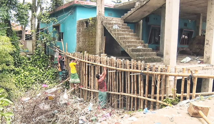 আদালতের আদেশ অমান্য করে জোরপূর্বক সম্পত্তি দখল