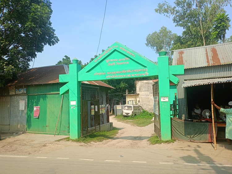 এসএসসি পরীক্ষায় উত্তরপত্র বলে দেওয়ায় ১০ শিক্ষক গ্রেপ্তার 