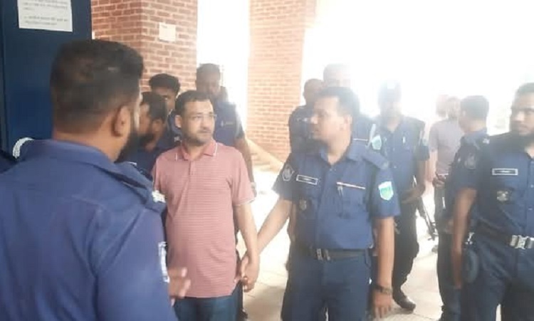 চাঁপাইনবাবগঞ্জের সাবেক মেয়র মোখলেসুর ৭ দিনের রিমান্ডে