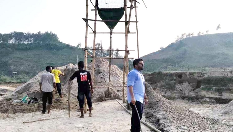 শেরপুরে অবৈধ বালু উত্তোলনে ভ্রাম্যমাণ আদালতের অভিযান