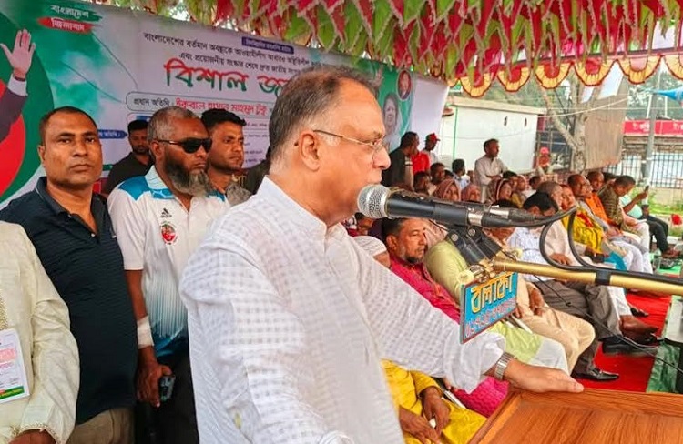 ৫ আগস্ট শেখ হাসিনা পালিয়ে গেছেন, শেখ মুজিব ৭১ সালে পালিয়েছিলেন: টুকু
