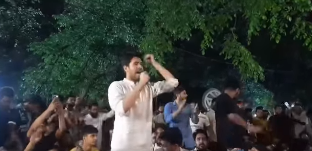 আ.লীগ নিষিদ্ধের দাবিতে যমুনার সামনে ছাত্রশিবির