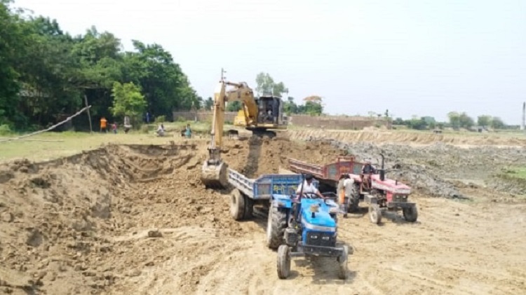 রাজশাহীতে আওয়ামী লীগ নেতাদের পুকুরের দায়িত্বে বিএনপি নেতারা!