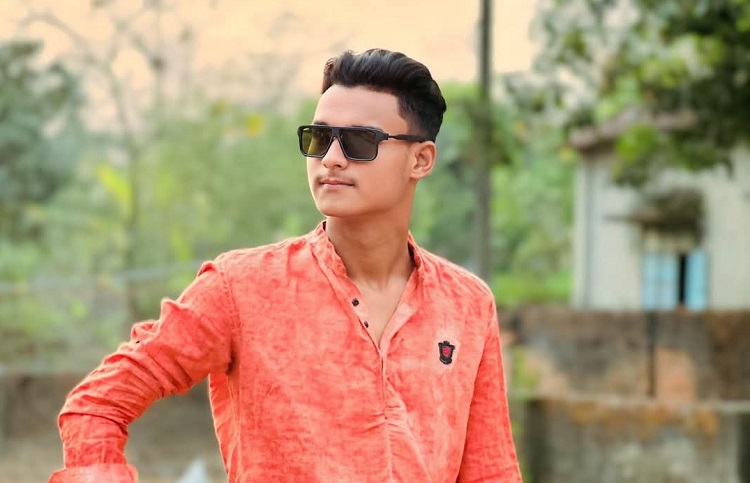 ভাড়া নিয়ে তর্ক, হেলপারের ধাক্কায় বাস থেকে পড়ে শিক্ষার্থীর মৃত্যু