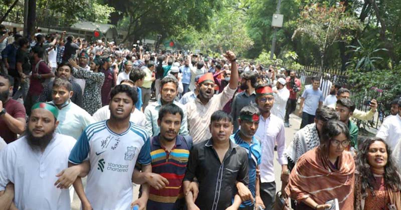 স্লোগানে স্লোগানে উত্তাল সমাবেশস্থল
