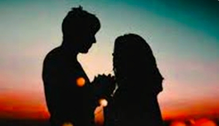 পরকীয়া প্রেমে প্রবাসীর টাকা ও স্বর্ণালংকার নিয়ে গৃহবধূ উধাও