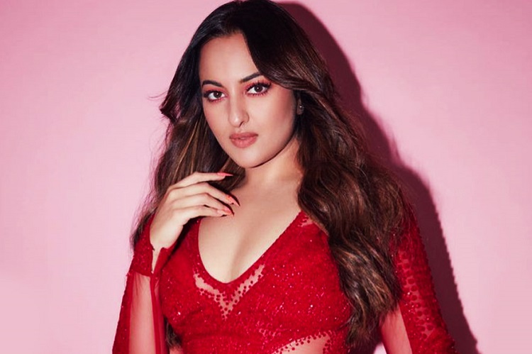 ভারতের মিডিয়াকে ‘সার্কাস’ বললেন সোনাক্ষী সিনহা