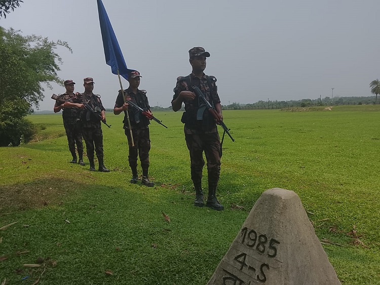 চুনারুঘাট সীমান্তে সতর্ক  অবস্থানে বিজিবি