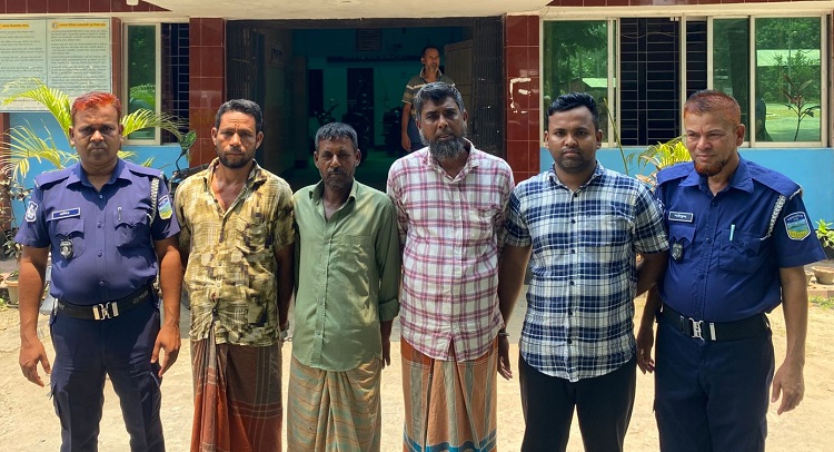 বকশীগঞ্জে আ. লীগ নেতাসহ গ্রেপ্তার ৪