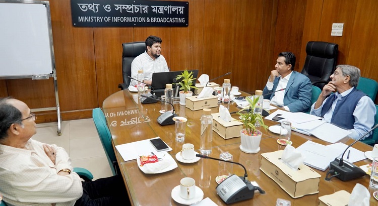 সরকার সংবাদপত্রের মধ্যে ইতিবাচক প্রতিদ্বন্দ্বিতা দেখতে চায়: তথ্য ও সম্প্রচার উপদেষ্টা