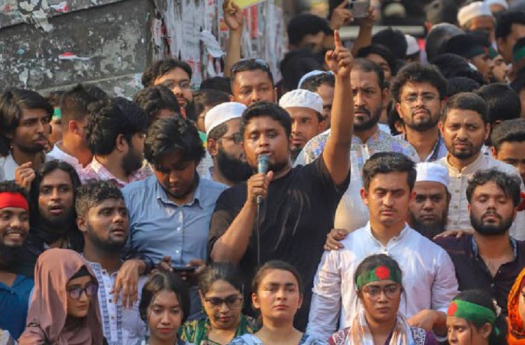 আ. লীগ নিষিদ্ধে হাসনাতের ১ ঘন্টার আল্টিমেটাম