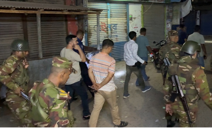 গুরুদাসপুরে বিএনপির দু’গ্রুপে সংঘর্ষ, গুলিবিদ্ধ ২ 
