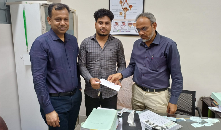 ৫ আগষ্ট গুলিবিদ্ধ তরুণ সালমানের পাশে তারেক রহমান
