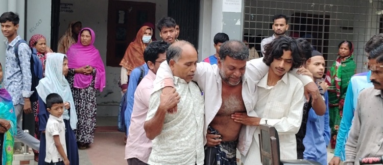 নিয়ামতপুরে ভাতিজার হাতে চাচা খুন