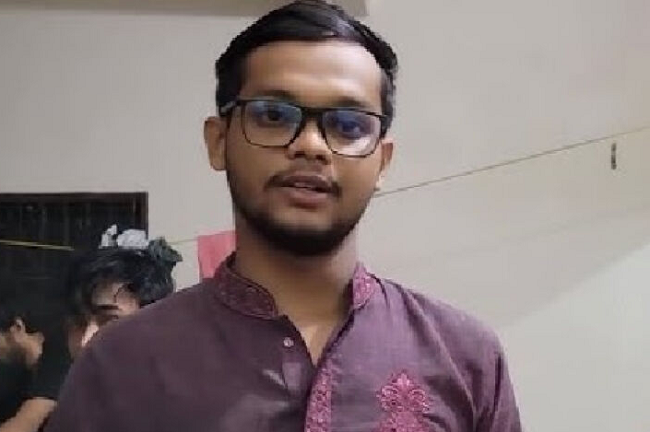 রাজাকারদের বাংলাদেশ ছাড়ার হুংকার দিলেন আবু বাকের মজুমদার