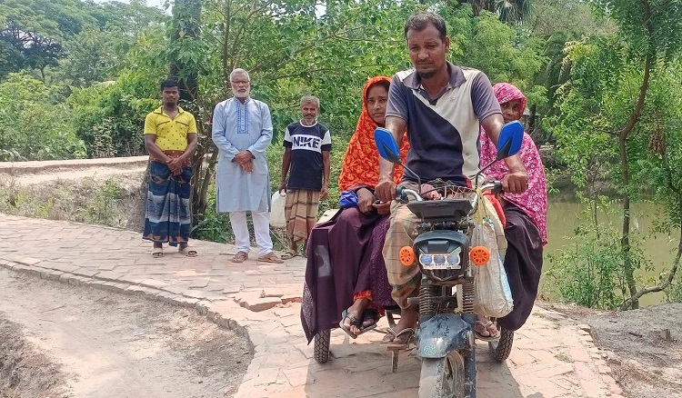 দ্বীপ ইউনিয়ন গাবুরায় তিন চাকার যান চলাচল শুরু