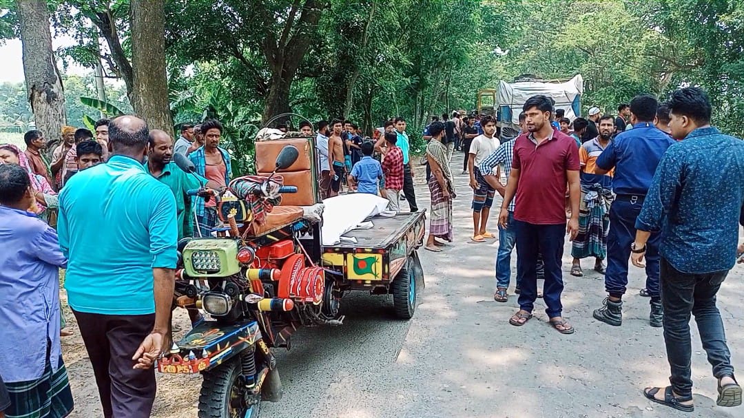 মধুখালীতে ট্রাক-মাইক্রোবাসের সংঘর্ষ নিহত ১ 