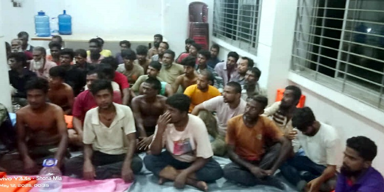 ৭৫ বাংলাদেশীকে পরিবারের কাছে হস্তান্তর, কারাগারে ৩