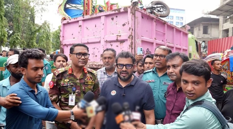 ঢাকার মূল সড়কে রিকশা চলবে না: ডিএনসিসি প্রশাসক