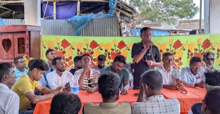 পাইকগাছার দেলুটিতে স্বেচ্ছাসেবক দলের প্রস্তুতি সভা