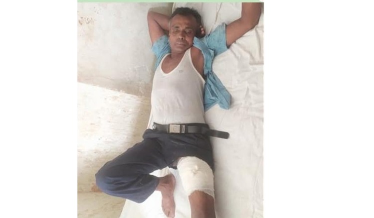 খুলনায় শিক্ষককে প্রকাশ্যে গুলি করে হত্যা চেষ্টা