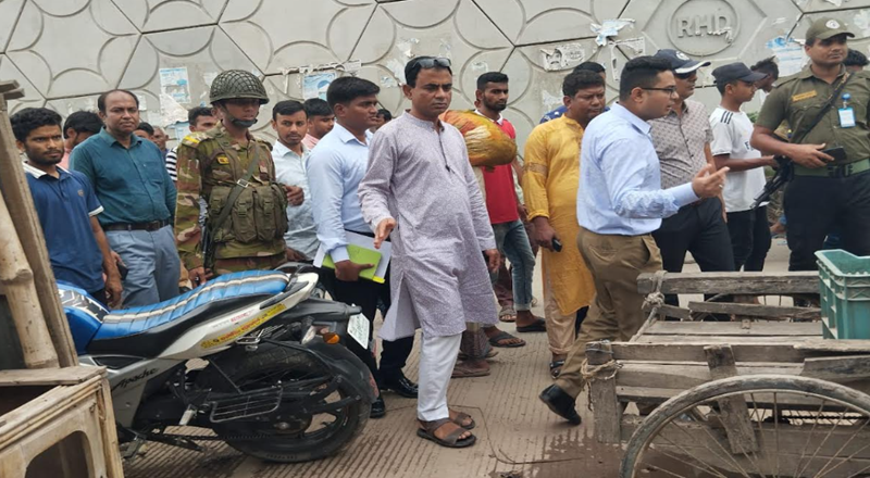 সাদুল্লাপুর যানজট নিরসনে উপজেলা প্রশাসনের উদ্যোগে অভিযান 