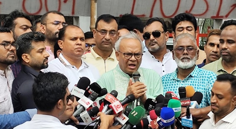 ডানে-বামে তাকিয়ে দেশ শাসন করুন: অন্তর্বর্তী সরকারকে রিজভী