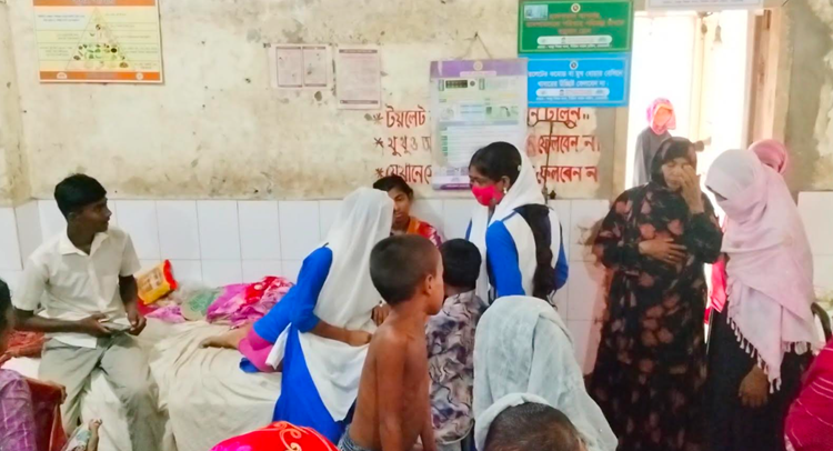 হাতিয়ায় তাপদাহে ৭ ছাত্রী অসুস্থ