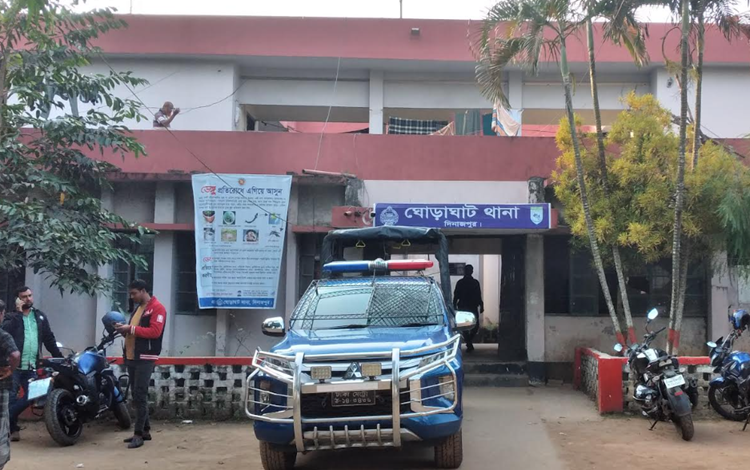 ঘোড়াঘাটে গাঁজা সেবনের দায়ে ৫ জনের জেল