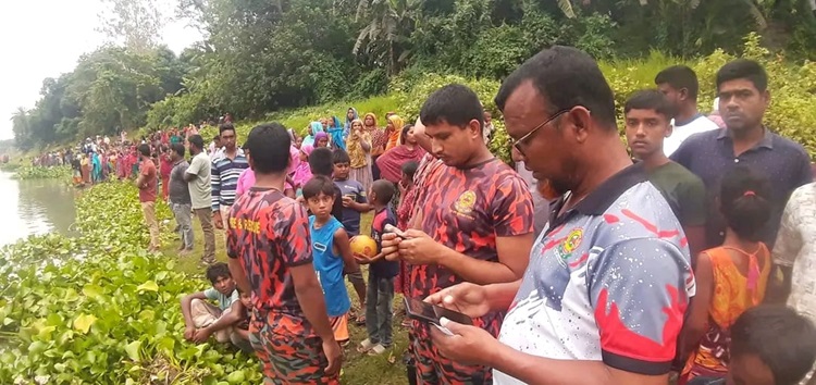 নদীতে নিখোঁজের ১৭ ঘন্টা পর মিলল শিশুর মরদেহ