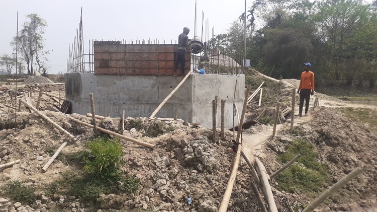 ওসমানীনগরে ঠিকাদারের অবহেলায় ব্রিজের কাজ বন্ধ 