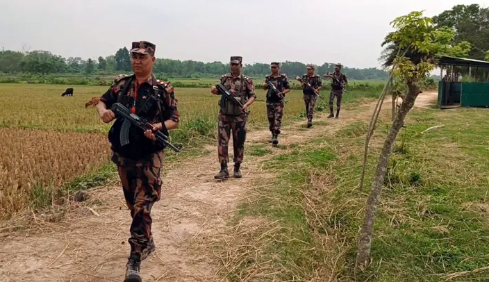 বাংলাদেশের সীমান্তে ভারত কাদের ঠেলে দিচ্ছে?