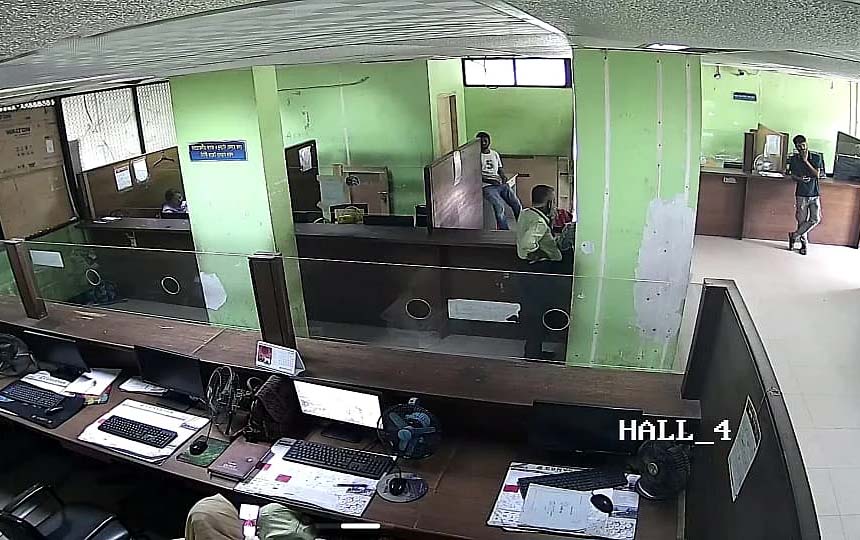 আজ তৃতীয় দিনেও চলছে কলমবিরতি