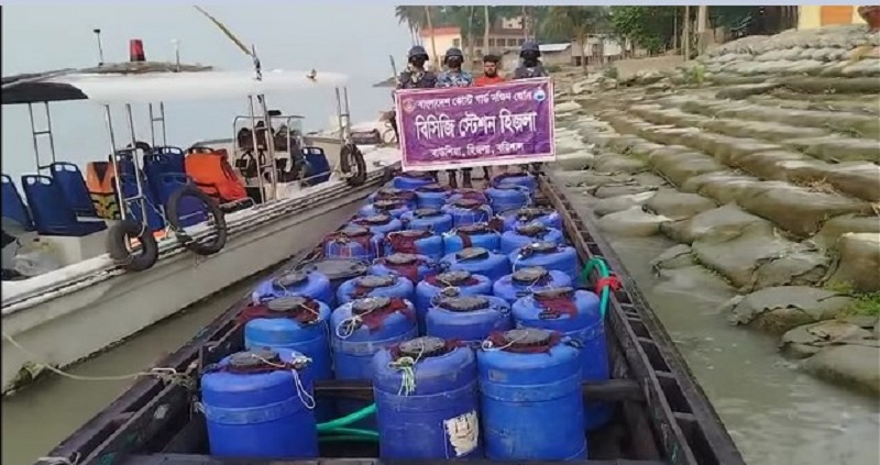 হিজলায় প্রায় ৩ কোটি ৬ লাখ টাকার অবৈধ  চিংড়ি রেণু জব্দ