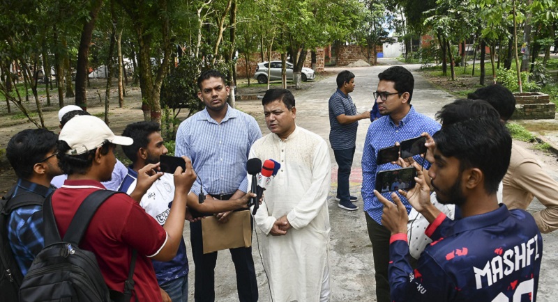 বেরোবিতে ঢাবি ব্যবসায় শিক্ষা ইউনিটের পুনর্ভর্তি পরীক্ষা অনুষ্ঠিত