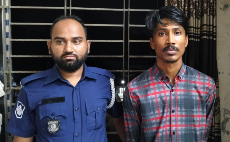 মহানবী (স:)-কে নিয়ে ফেসবুকে কটূক্তি করায় যুবক সৌরভ দত্ত গ্ৰেপ্তার