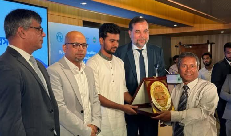 কেন্দুয়াবাসির ড. এ এইচ এম কামাল: জাতীয় পর্যায়ে টেলিযোগাযোগ খাতে বিশেষ সম্মাননা পাচ্ছেন