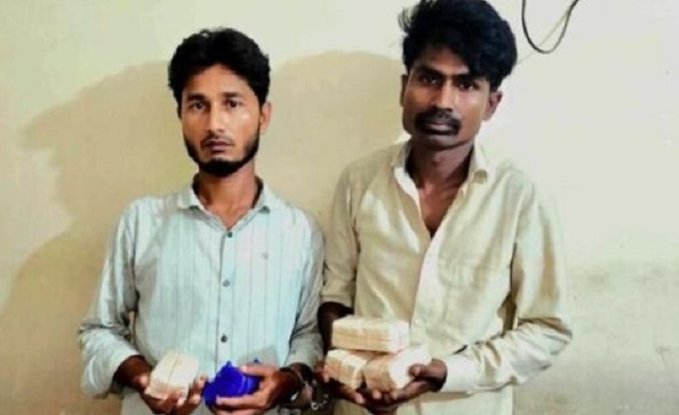 রামুতে ১০ হাজার পিস ইয়াবাসহ আটক ২