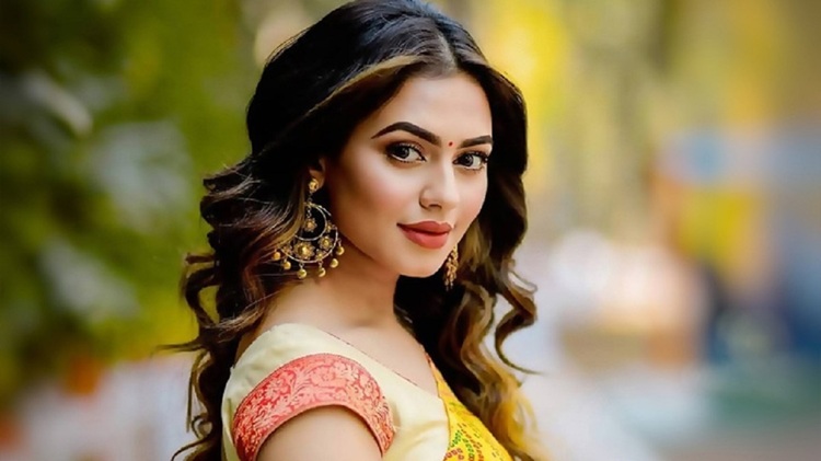অভিনেত্রী নুসরাত ফারিয়া আটক