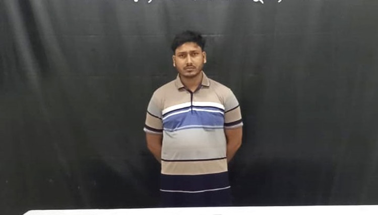 গোদাগাড়ীতে ভাতিজাকে কুপিয়ে হত্যার মামলায় চাচা গ্রেপ্তার