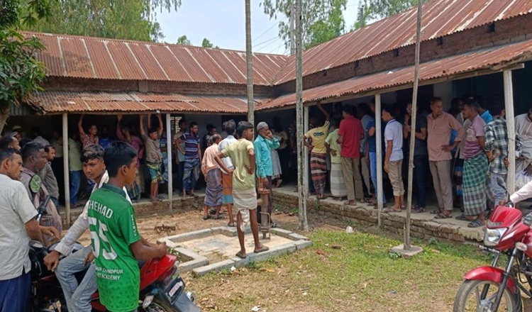 বিএনপি“র দু পক্ষের হাতাহাতিতে মাদ্রসার এডহক কমিটির পরিচিতি সভা পন্ড