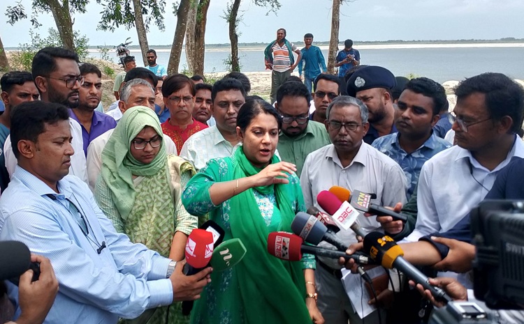 দেশে বালু ও ভূমিদস্যুতা চরম পর্যায়ে পৌঁছে গেছে : উপদেষ্টা রিজওয়ানা